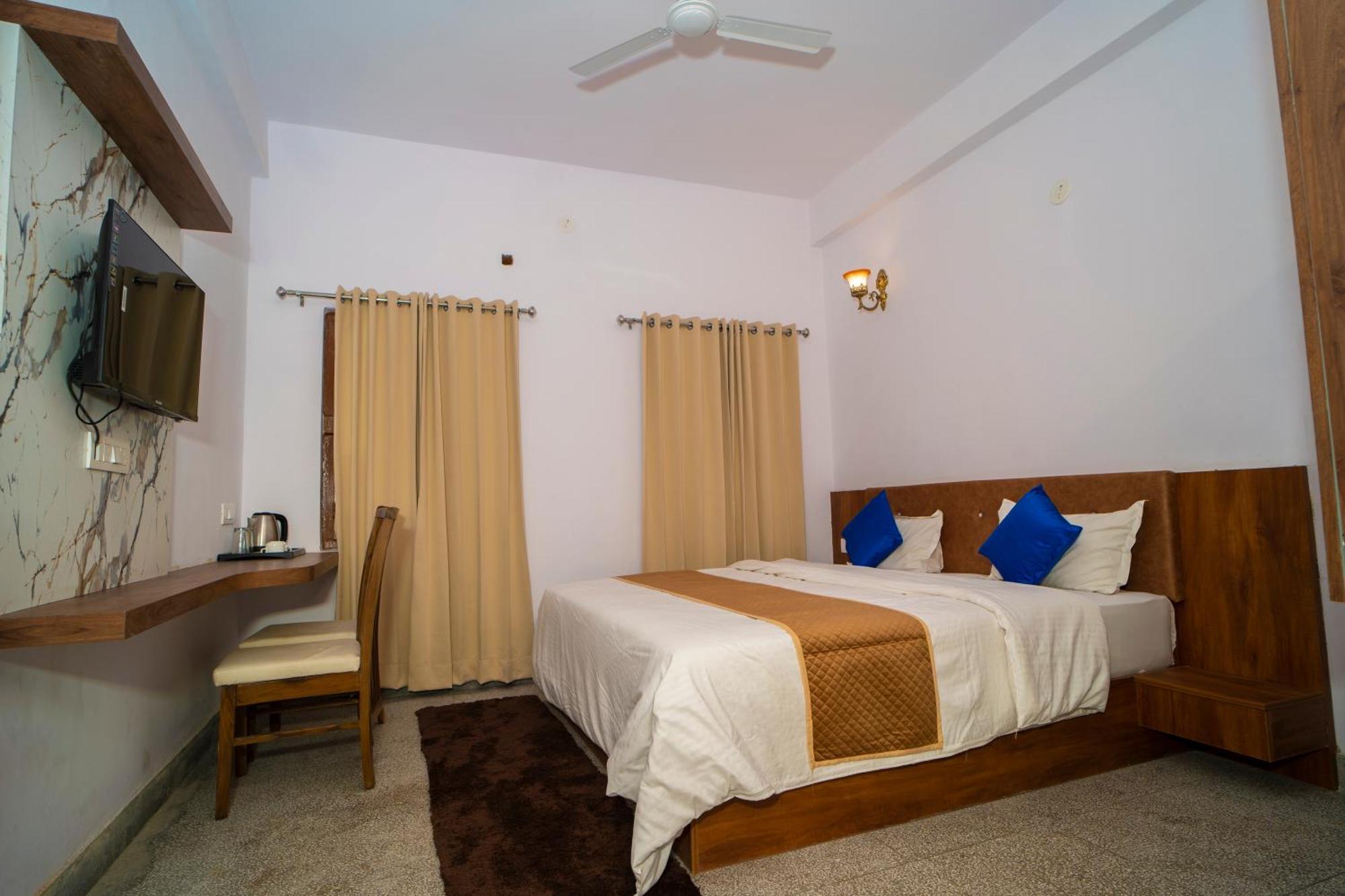 Devdarshan Hotel & Restaurant Udaipur Exterior photo