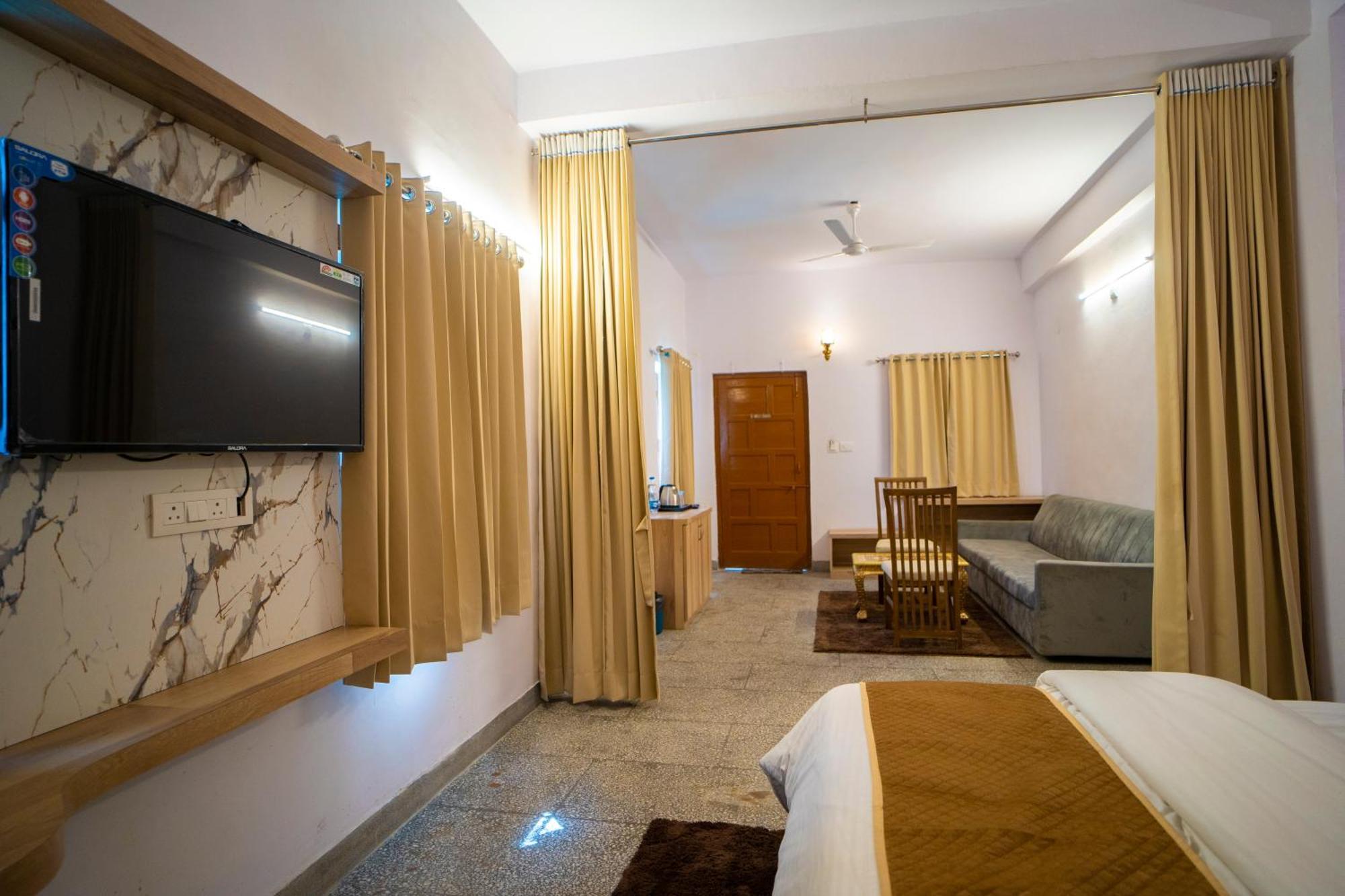 Devdarshan Hotel & Restaurant Udaipur Exterior photo