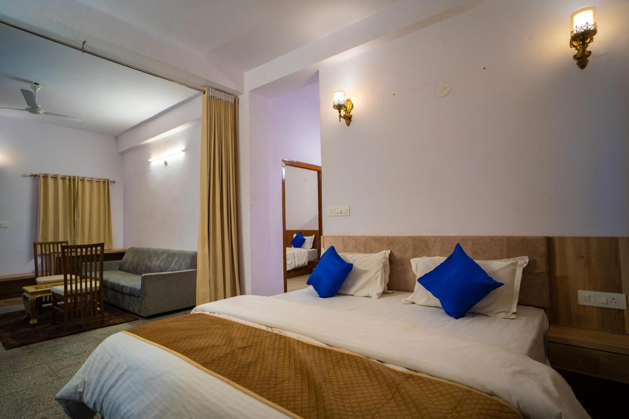 Devdarshan Hotel & Restaurant Udaipur Exterior photo