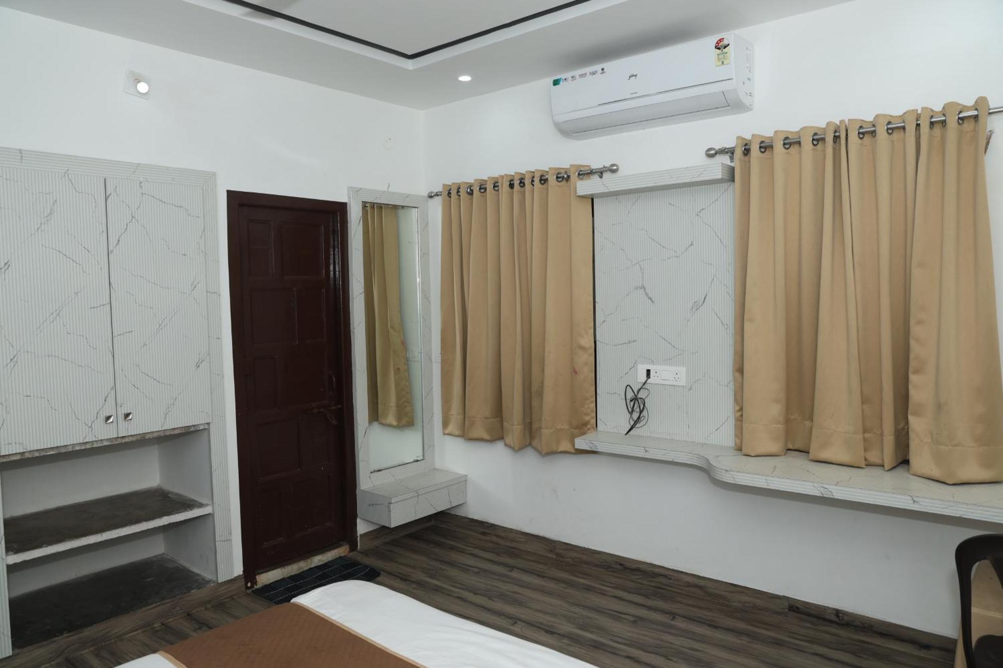Devdarshan Hotel & Restaurant Udaipur Exterior photo