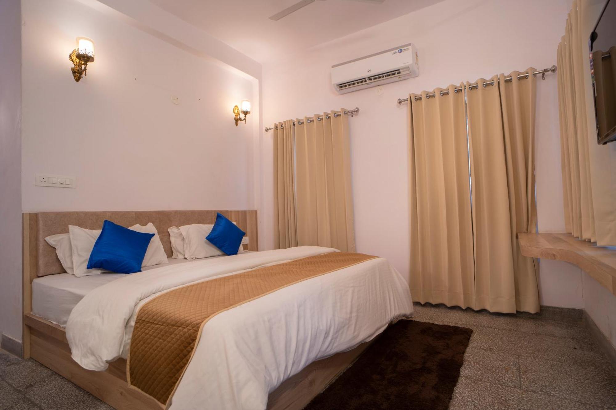 Devdarshan Hotel & Restaurant Udaipur Exterior photo