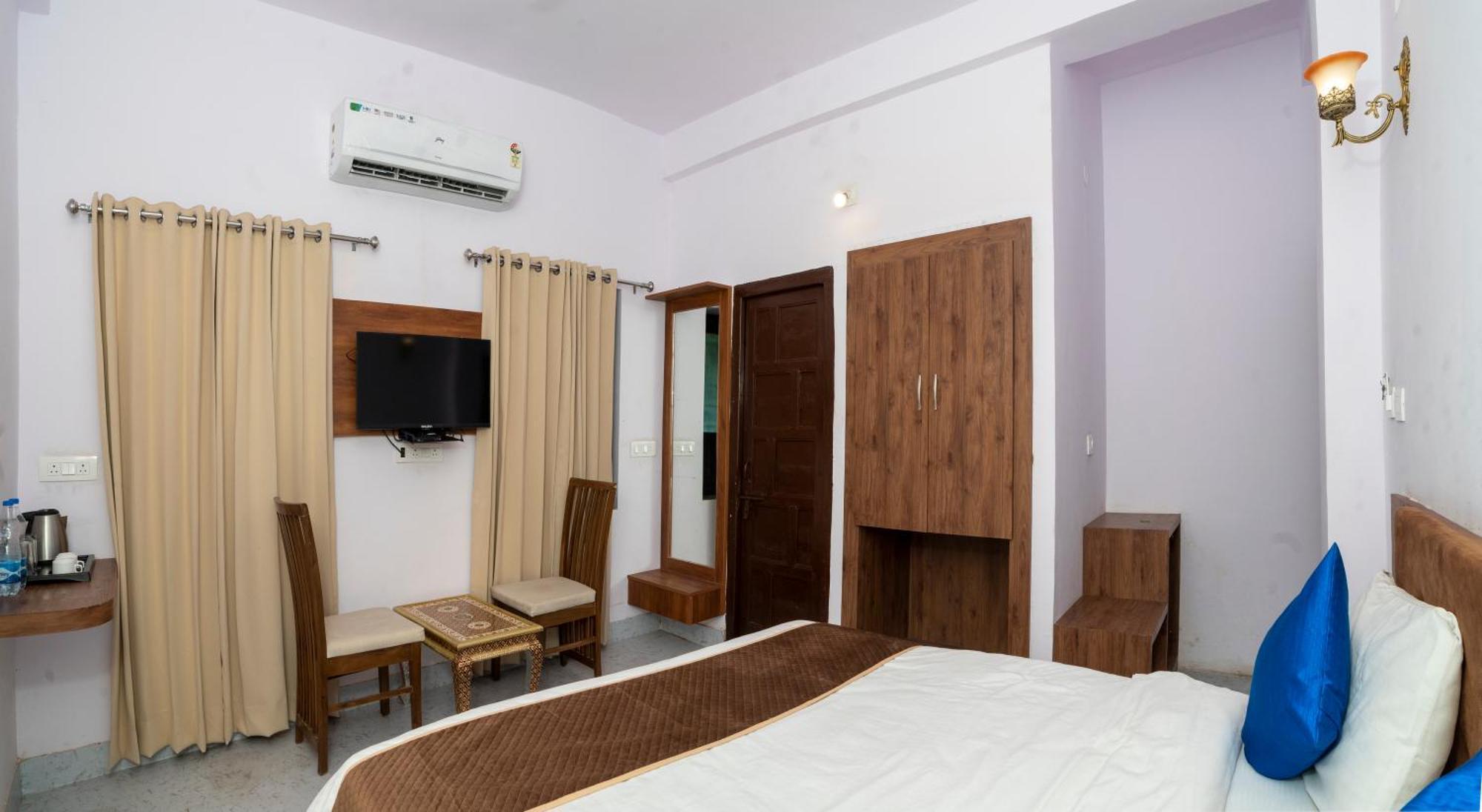 Devdarshan Hotel & Restaurant Udaipur Exterior photo